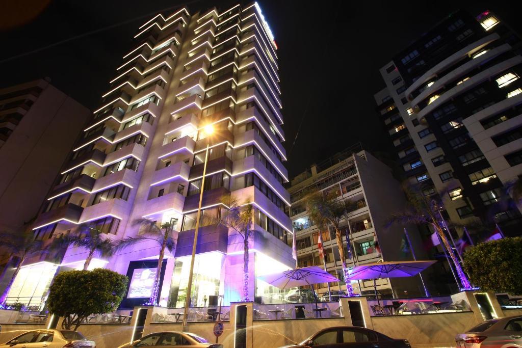 Palm Suites, Hotel
