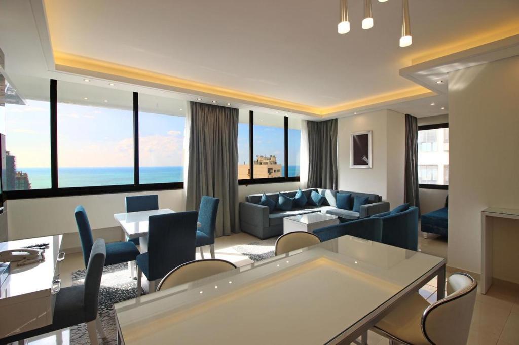 Hotel Palm Suites,